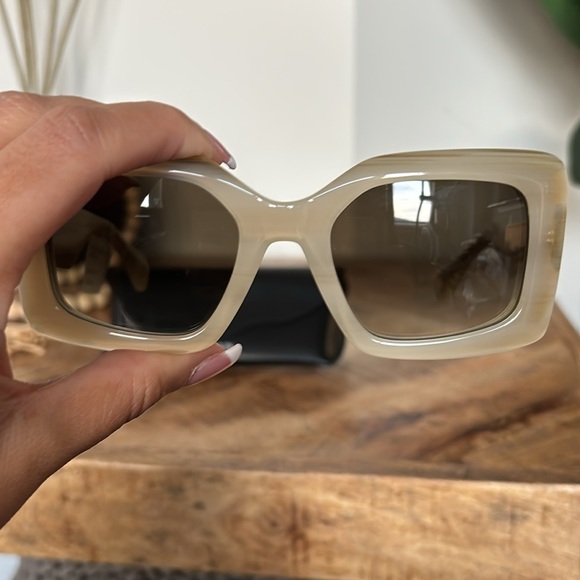 NWT⚠️ Authentic LANVIN 50mm Gradient Square Designer Sunglasses🤎🕶️🌅 - Picture 17 of 17